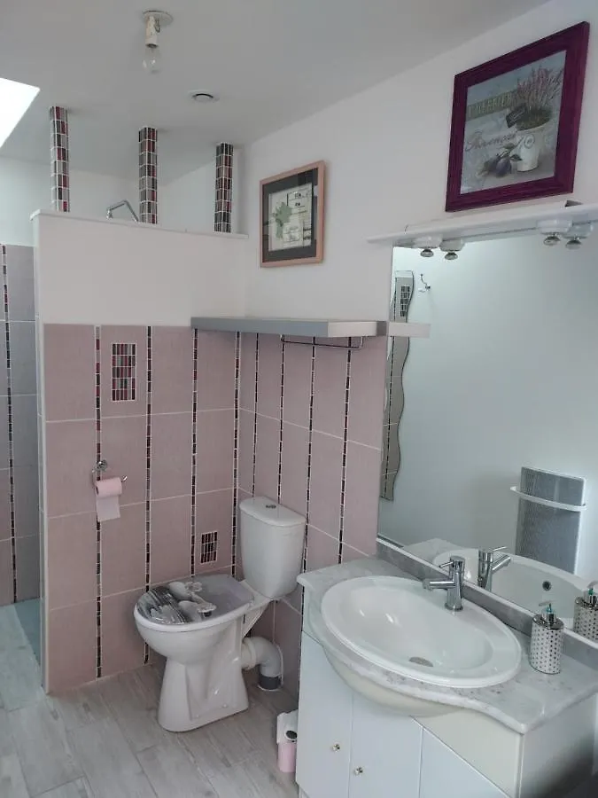 펜션 Maisonnette Centre Ville Étables 프랑스